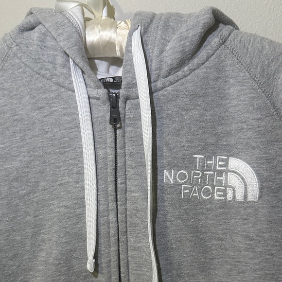 The North Face Heather Gray Zip Up Hoodie - Unisex - Picture 4 of 10